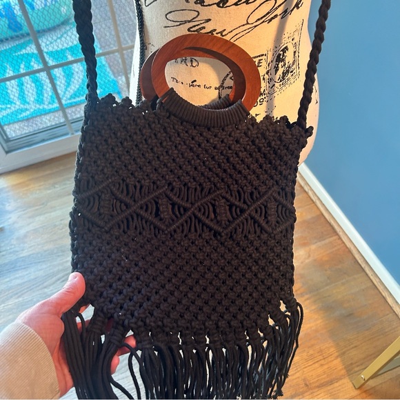 Danielle Nicole macrame crochet fringe bag - Picture 11 of 15